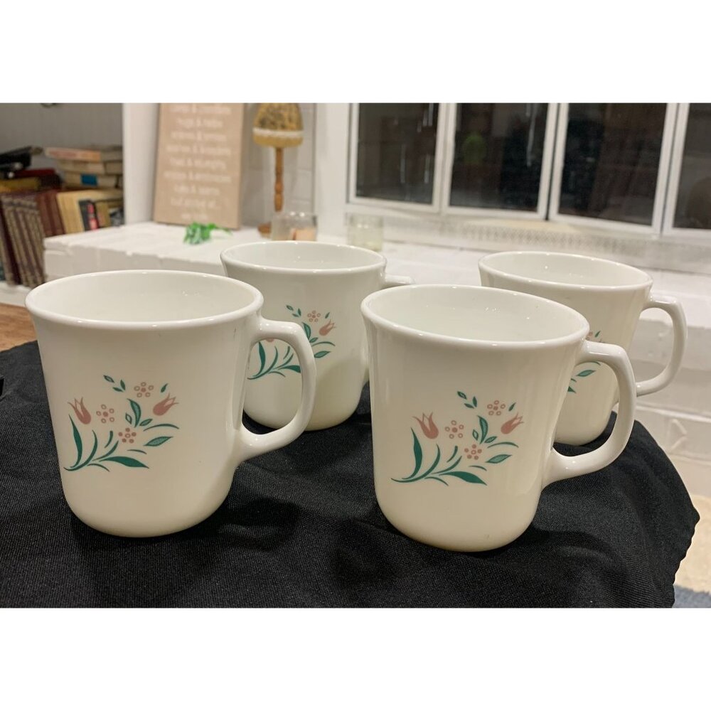 Vintage Set Of 4 Corelle Rosemarie Mugs With Floral Design